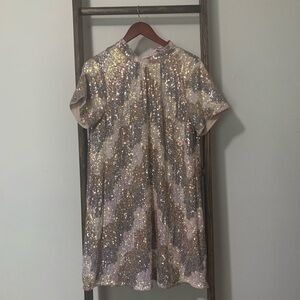 FATE Sequin Short Sleeve Top
